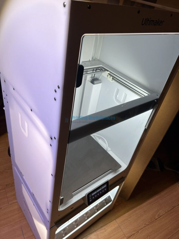 Ultimaker S7 Pro Bundle and Air Manager 3D Printer