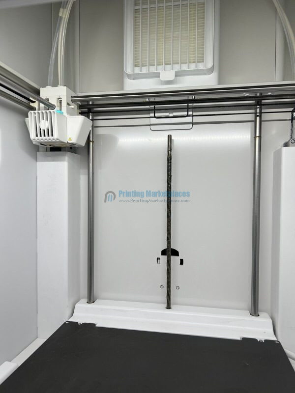 Ultimaker S7 Pro Bundle and Air Manager 3D Printer - Image 4